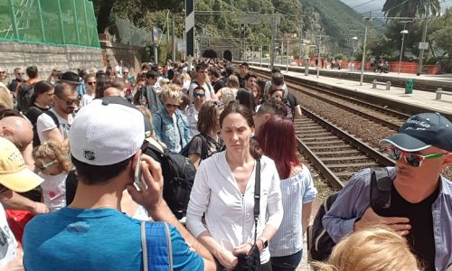 Cingue terre, tłumy na dworcu Cingue terre, tłumy na dworcu