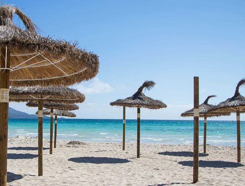 Parasole plażowe na Majorce