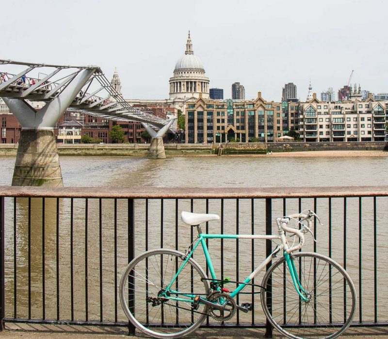 londyn-widok-z-rowerem